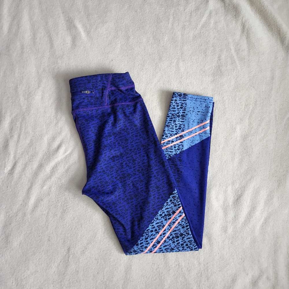 Athleta Sonar Blue and Purple Camo Leggings Size Small